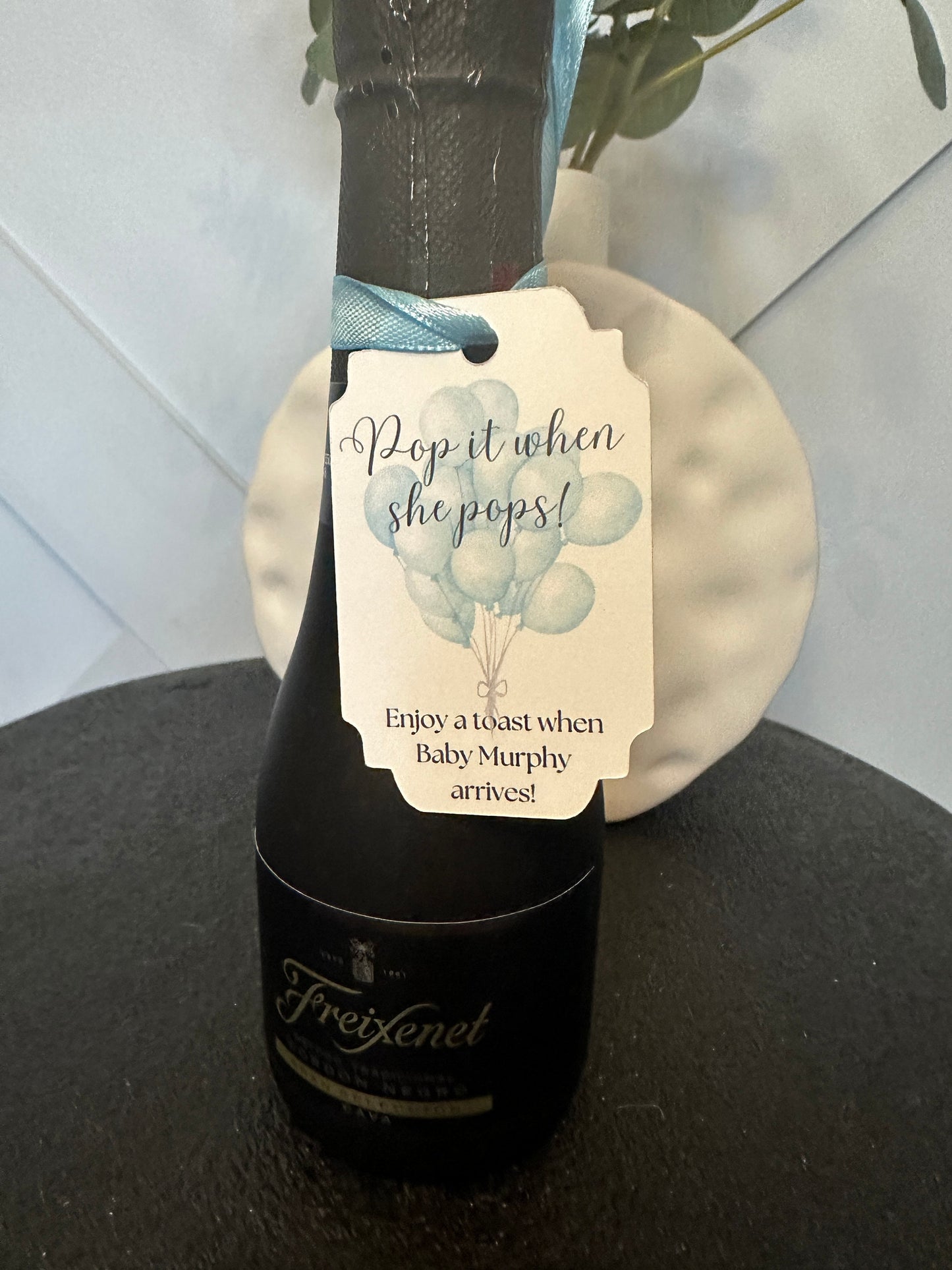 Blue Balloon 'Pop it When She Pops' Customisable Bottle & Gift Tags (x10)